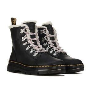 NIB• Dr. Martens combs lined boots